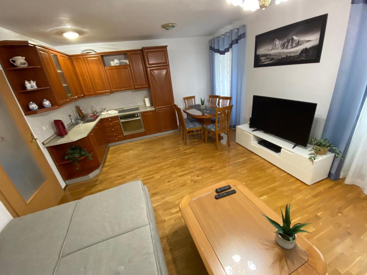 Shadi Apartment Capodistria Esterno foto