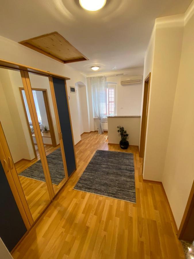 Shadi Apartment Capodistria Esterno foto