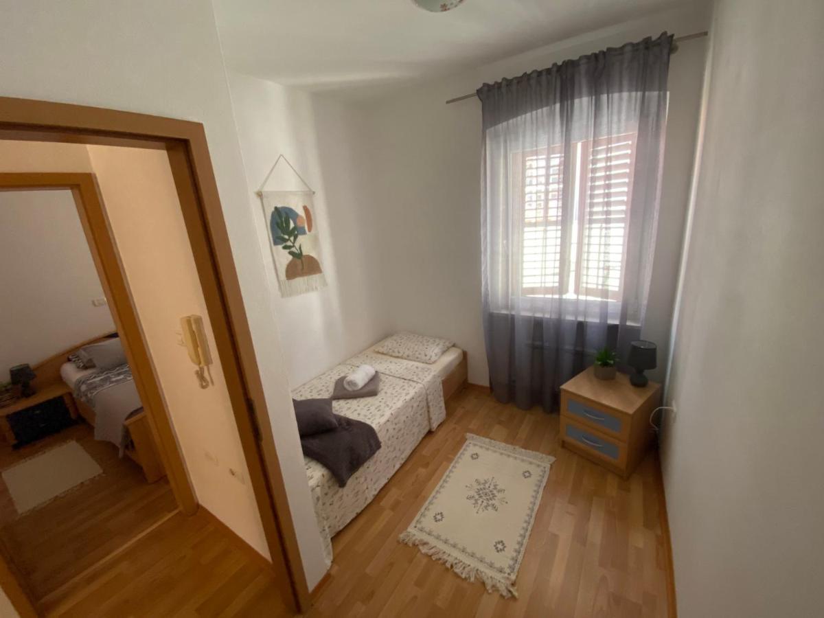 Shadi Apartment Capodistria Esterno foto